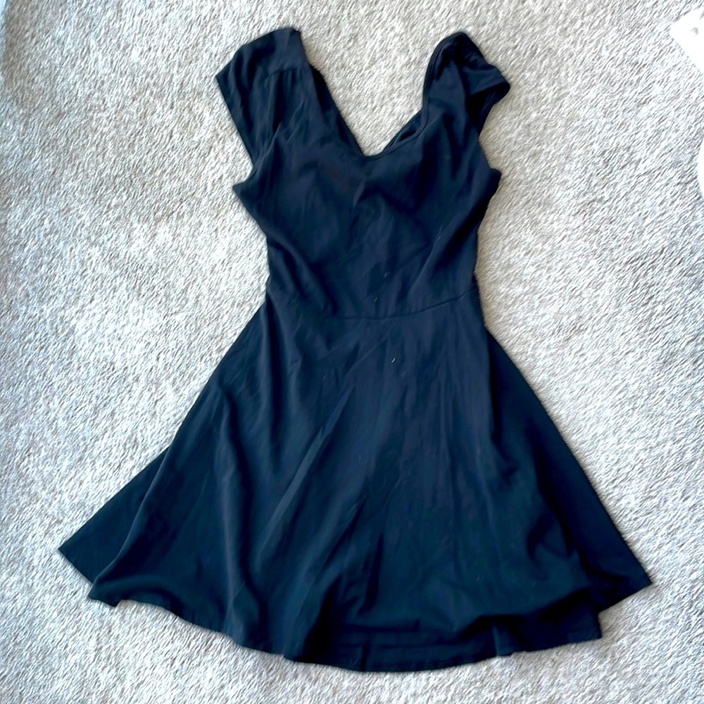 🌼3/$30 Black Criss Cross Back Skater Dress